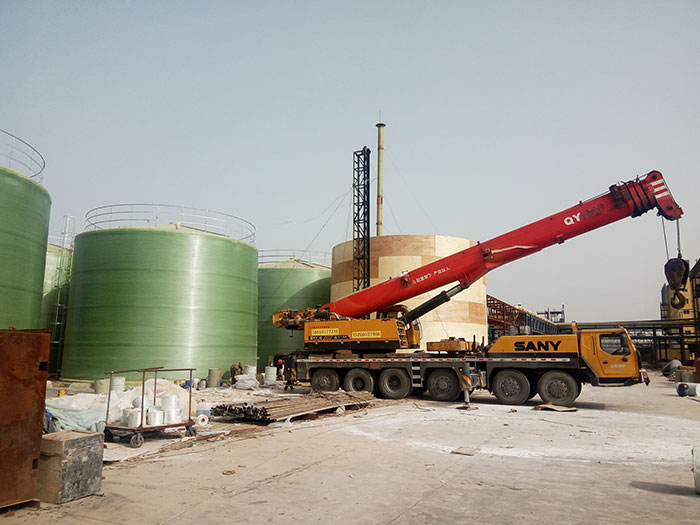 玻璃鋼纏繞罐施工現場